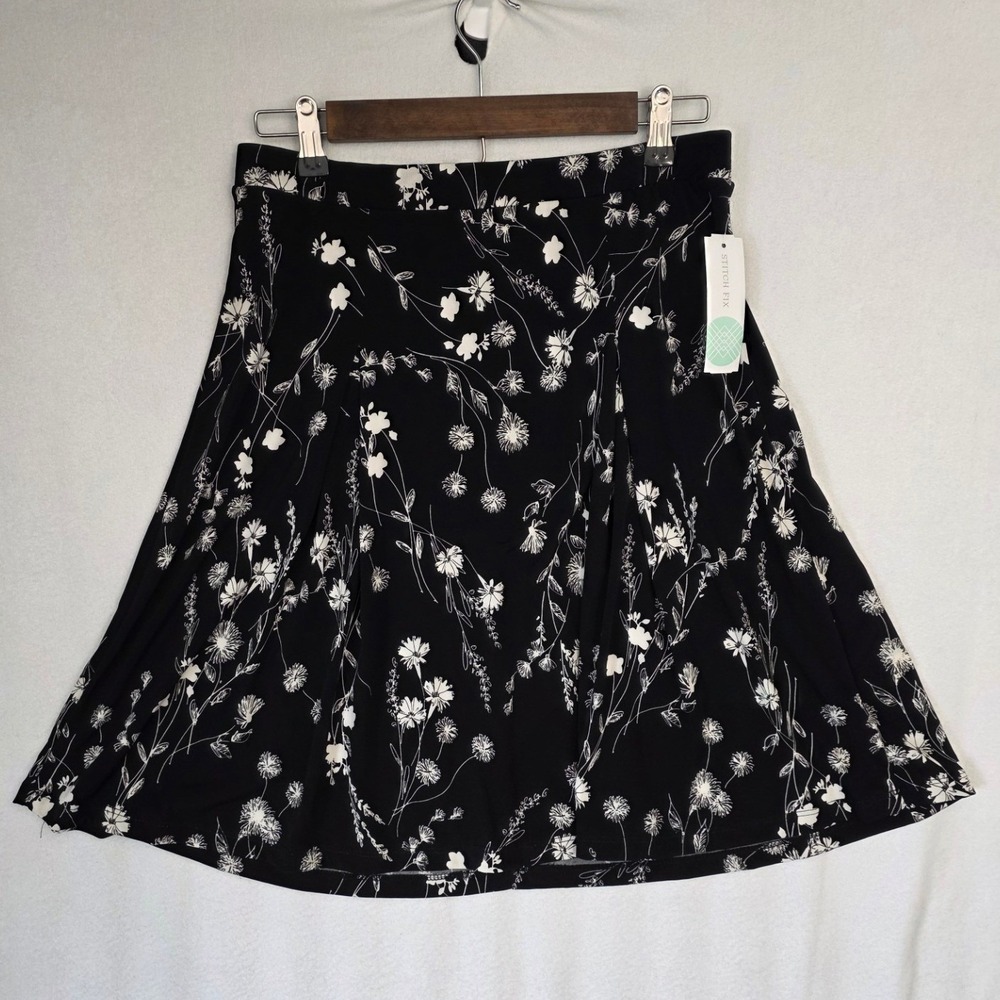 Gilli Floral Skater Skirt M Black White Jersey Knit A-Line Cottagecore S1376C